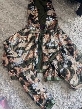 Hot Miami Styles Sequin Camo Hooded Bomber Jacket - Olive/Gold/Silver